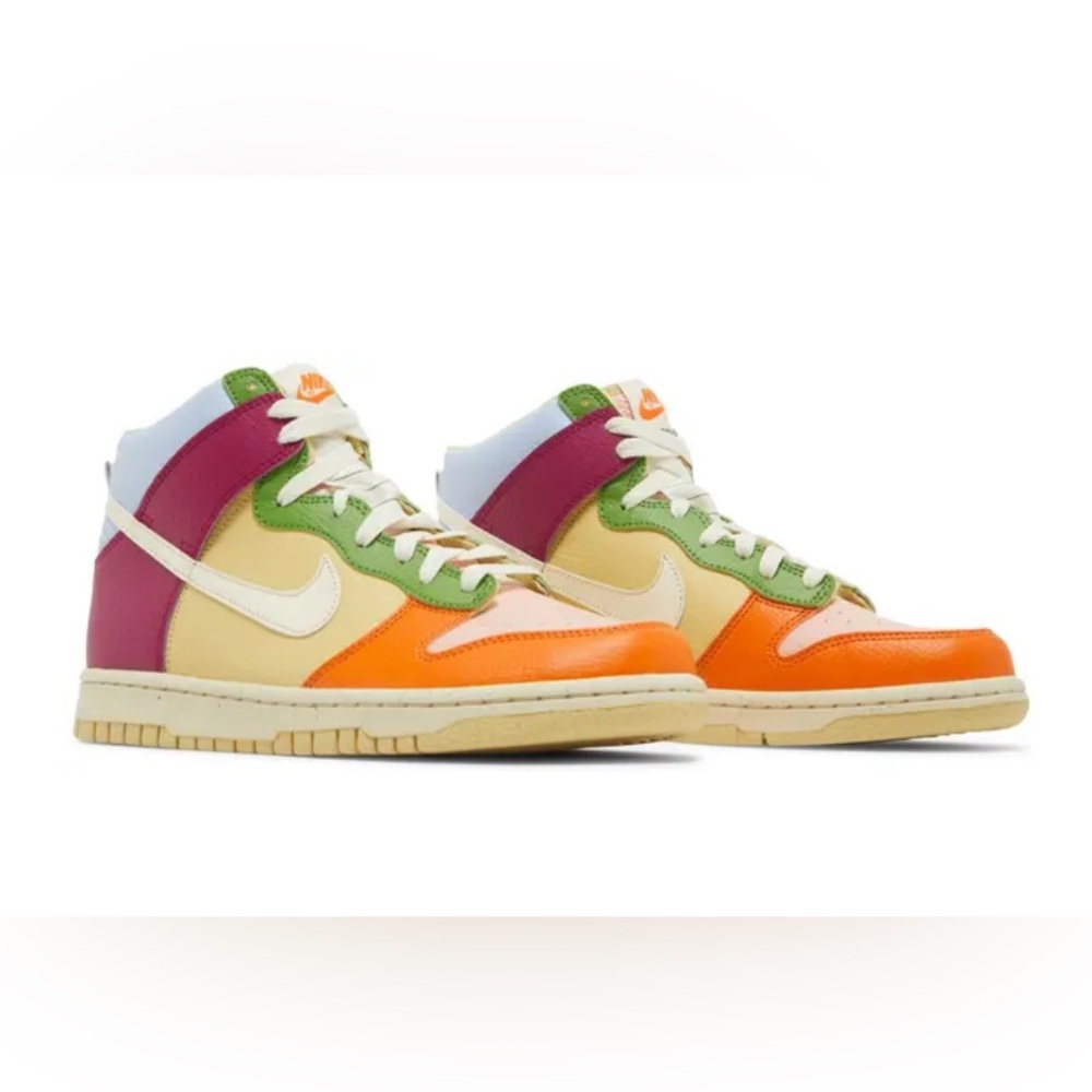 Nike Dunk High Next Nature GS
Berry/Royal Tint/Arctic Orange/Coconut Milk